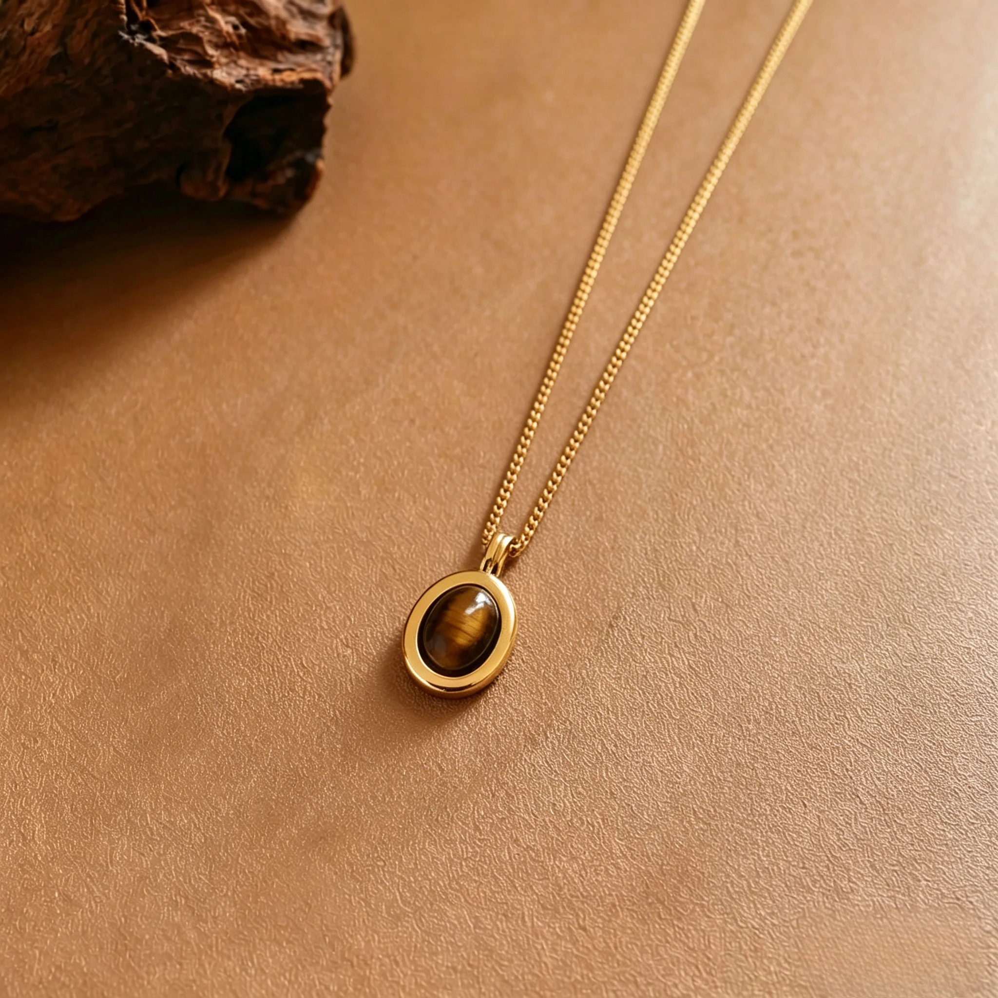 Maillard Coconut Shell & Tiger's Eye Double Pendant Maillard Coconut Shell & Tiger's Eye Double Pendant
